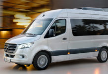 Ο Musk ενδιαφέρεται να συνεργαστεί με την Daimler για ηλεκτρικό βαν