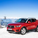 Το Volvo XC40 με τους σκιέρ στον Παρνασσό