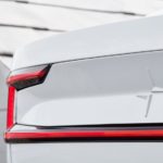 Το Polestar 2 δείχνει την ηλεκτρική του φύση