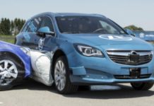 H ZF παρουσιάζει τον εξωτερικό πλευρικό αερόσακο