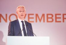 O Graeme Banister στην Car & Away