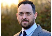 Ο Adam Longenecker στην Zimmer Biomet