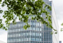 Η Daimler αναβάλλει τη Γενική Συνέλευση των Μετόχων της