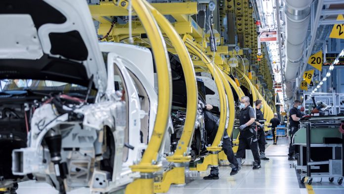 Mercedes-Benz - Σταδιακή επιστροφή στην κανονικότητα με επανεκκίνηση παραγωγής στο εργοστάσιο στο Sindelfingen