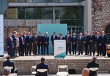 Πράσινη Συμφωνία για την Προώθηση της Ηλεκτροκίνησης Οι υπογράφοντες την Πράσινη Συμφωνία για την Προώθηση της Ηλεκτροκίνησης στην Ελλάδα, με τον Πρωθυπουργό, Κ. Μητσοτάκη