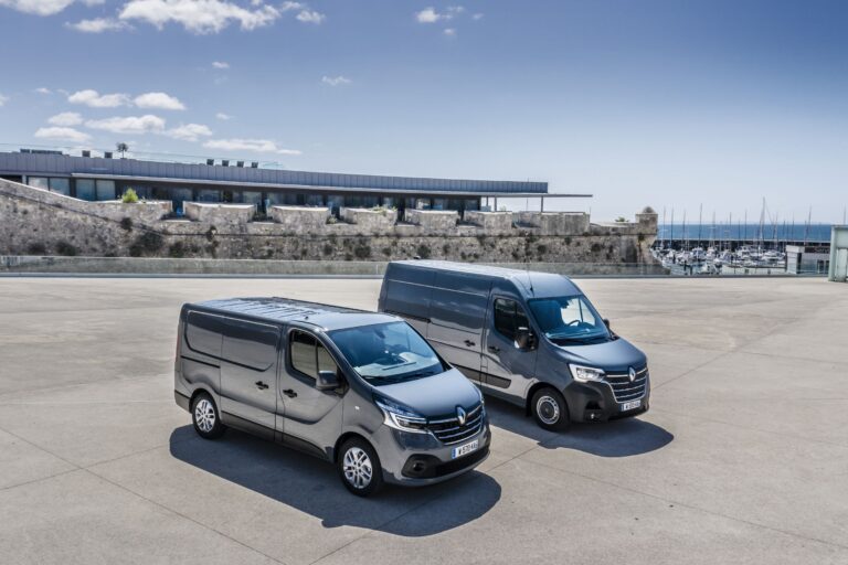 40 χρόνια επαγγελματικά Renault TRAFIC και MASTER
