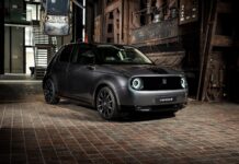 Το Honda e έρχεται τον Σεπτέμβριο στην Ελλάδα Το Honda e, το πρώτο αμιγώς ηλεκτρικό αυτοκίνητο (BEV) της μάρκας έρχεται από τον Σεπτέμβριο στην Ελλάδα