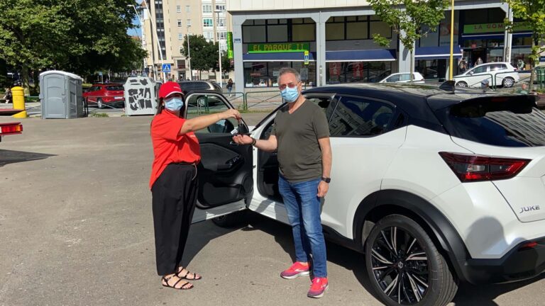 Η Nissan πούλησε το πρώτο αυτοκίνητο μέσω WhatsApp