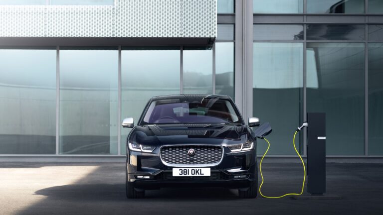 Το αναβαθμισμένο Jaguar I-Pace φορτίζει συντομότερα