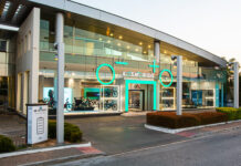 Λειτουργεί το “experience store” με e-Bikes της Kosmoride