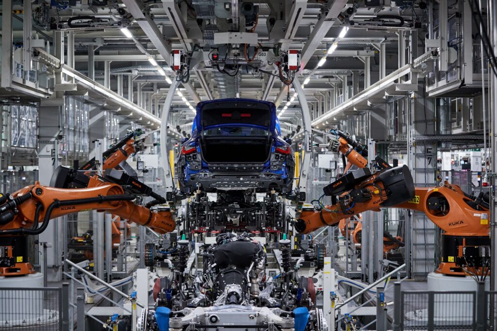 Έναρξη παραγωγής για τη νέα BMW Σειρά 4 Coupé