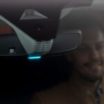 Opel Grandland X: μπλε φως κατά την ηλεκτρική λειτουργία Opel Grandland X: μπλε φως κατά την ηλεκτρική λειτουργία