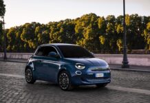 Test drive από τον πρόεδρο της Fiat στο νέο ηλεκτρικό 500 “la Prima”