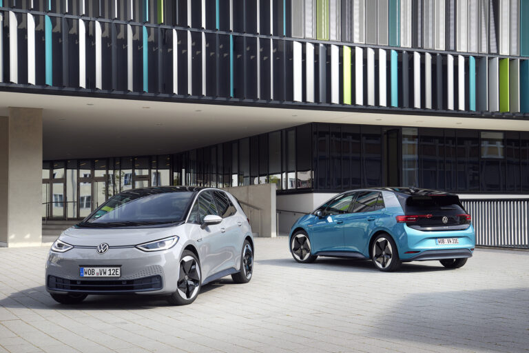 Volkswagen: Τα φώτα στα νέα ID.3 και ID.4
