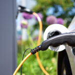 ACEA: Ένα στα 10 επιβατικά ηλεκτρικά φορτιζόμενο