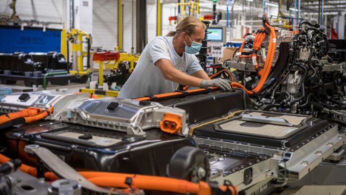 Volvo Cars: τριπλασιάζει τη δυναμικότητα παραγωγής EV