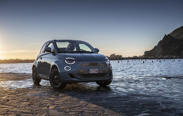 Διπλό στο ηλεκτρικό Fiat 500 στα βραβεία “What Car?