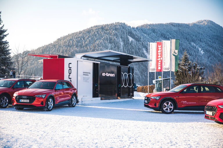 Audi e-tron: έτοιμο για ευφυή σύνδεση και φόρτιση στο δίκτυο
