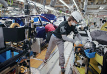 Οι μπαταρίες του LEAF και τα οχήματα AGV