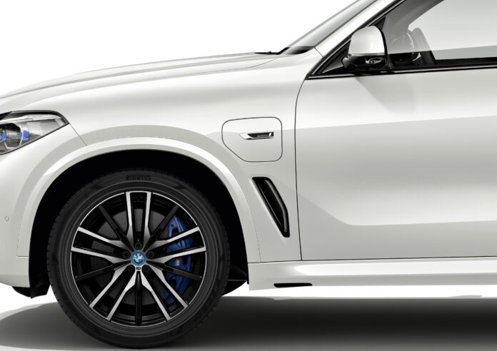 Το BMW Group χρησιμοποιεί βιώσιμα ελαστικά Pirelli