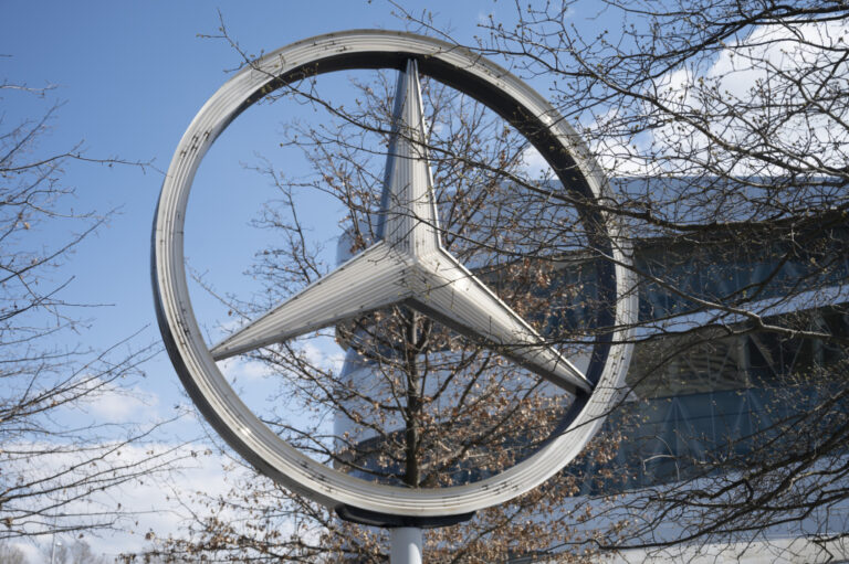 Η Daimler συμφώνησε με τη Nokia για τα διπλώματα ευρεσιτεχνίας