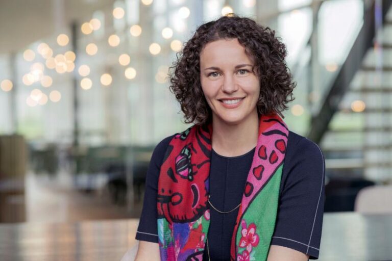Η Sophie Krishnan CEO της CarNext