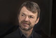 Ο Mike Manley αποχωρεί από τη Stellantis