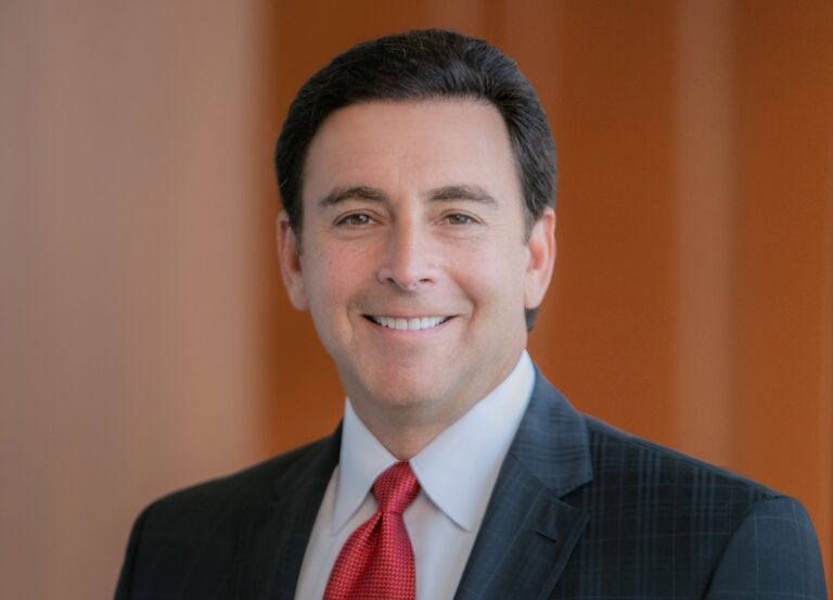 Η Hertz όρισε τον Mark Fields ως προσωρινό CEO