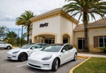 Η Hertz Global επιβραδύνει τον ρυθμό υιοθέτησης EV