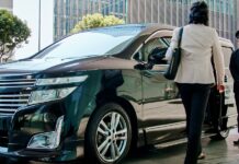 Elgrand: κινητό γραφείο συσκέψεων από την Nissan