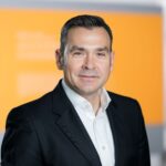 Η Continental αναδιοργάνωσε το τμήμα Public Affairs