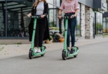 Η Bolt ωθεί τους χρήστες αυτοκινήτων στα σκούτερ