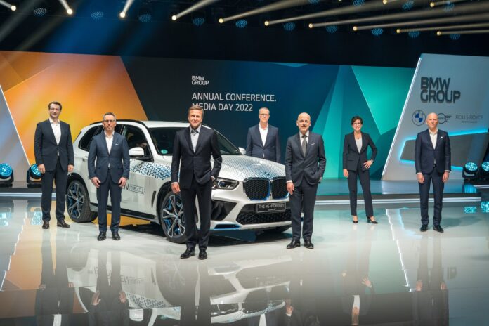 Το BMW Group επιταχύνει την τεχνολογική αλλαγή