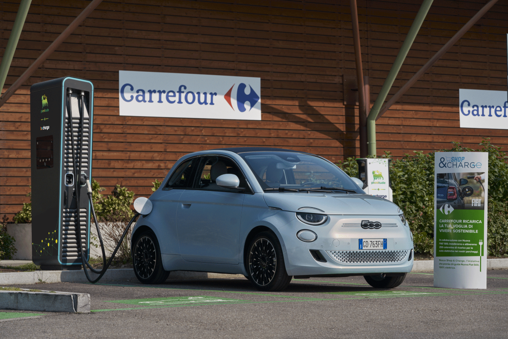 Fiat 500 Shop & Charge Το όφελος της ηλεκτροκίνησης FleetNews