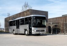 Υβριδικό υπεραστικό λεωφορείο Mercedes-Benz Intouro K