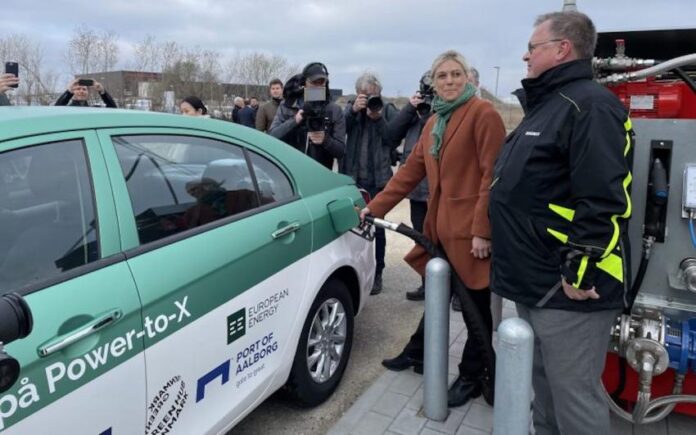 Η Geely ξεκινά δοκιμές ηλεκτροκαυσίμου στη Δανία