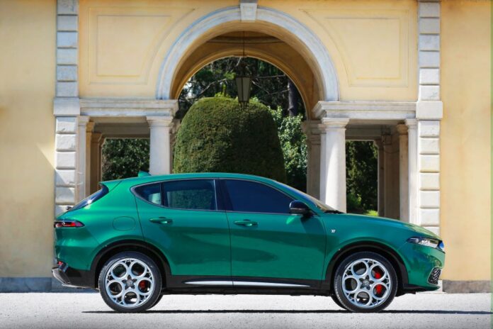Ξεκινούν οι παραγγελίες για την Alfa Romeo Tonale hybrid