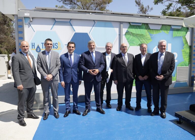 Εγκαινιάστηκε Σταθμός Ανεφοδιασμού Οχημάτων Υδρογόνου