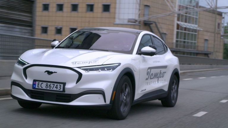 Ford Mustang Mach-E, βοηθά τους εκπαιδευόμενους οδηγούς