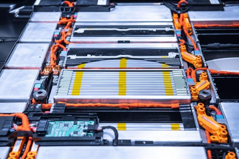 Toyota - Panasonic: συμφωνία λιθίου για παραγωγή μπαταριών EV