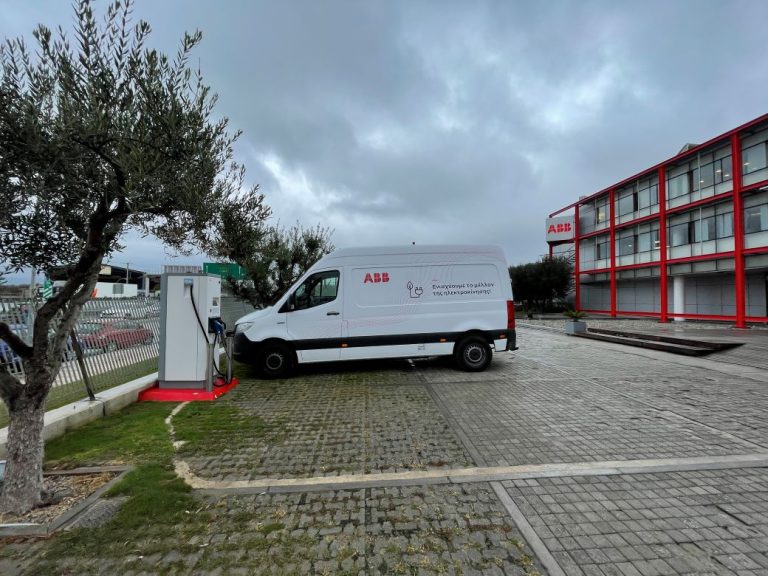 ABB: αναγκαίος ο εξηλεκτρισμός των εταιρικών στόλων