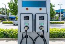 ΕΚ: σταθμούς φόρτισης αυτοκινήτων ανά 60 χλμ. ΕΚ: σταθμούς φόρτισης αυτοκινήτων κάθε 60 χλμ.