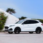 Το Ford Kuga Plug-In Hybrid με Black Package
