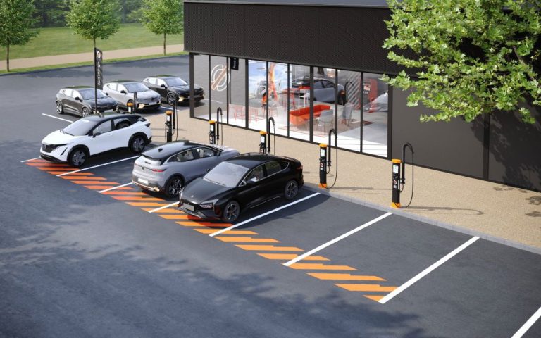 Η Renault αναπτύσσει δικό της δίκτυο ταχυφόρτισης στην Ευρώπη