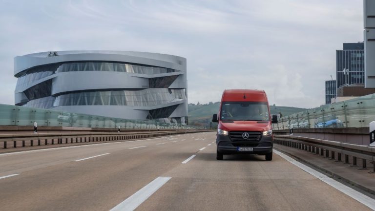 eSprinter: 475 χιλιόμετρα με μία μόνο φόρτιση