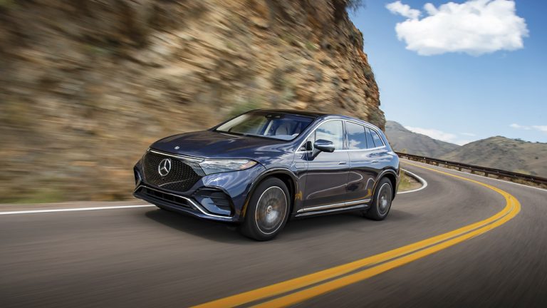 Πρώτη στην ελληνική αγορά premium η Mercedes-Benz