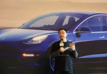 Ο Tom Zhu νούμερο 2 στην Tesla