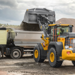 Η Volvo CE μετατρέπει τον φορτωτή L120 σε ηλεκτρικό