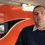 Η Sixt συνεργάζεται με τον Δημήτρη Παπανικολάου