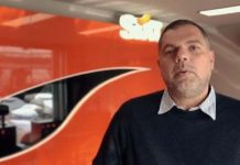 Η Sixt συνεργάζεται με τον Δημήτρη Παπανικολάου
